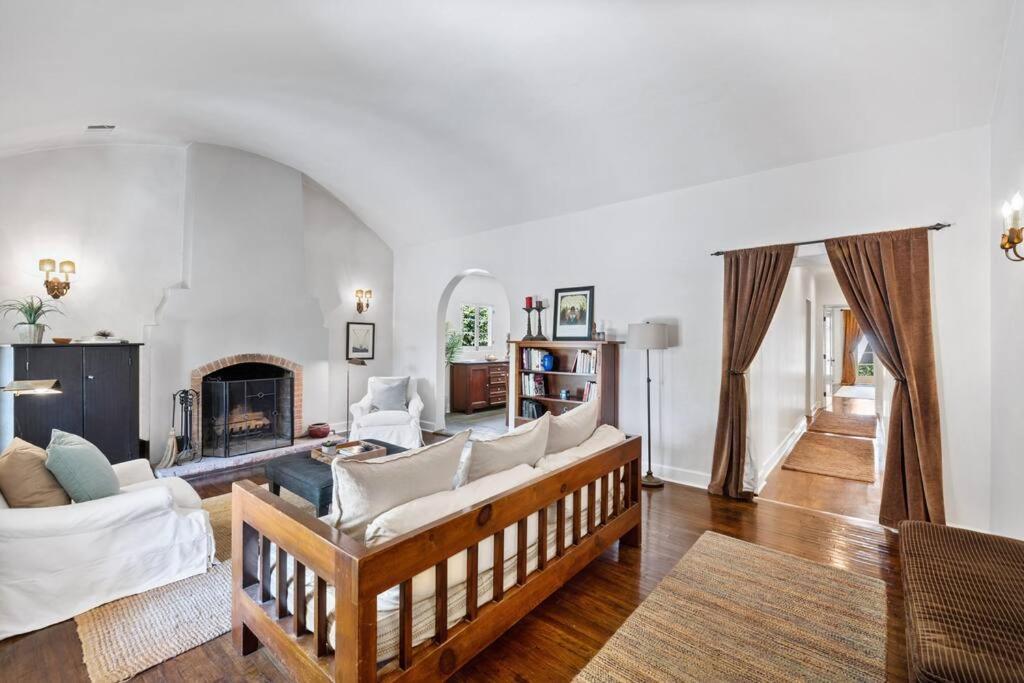 Secluded 4br Spanish Oasis In The Heart Of La * Los Ángeles