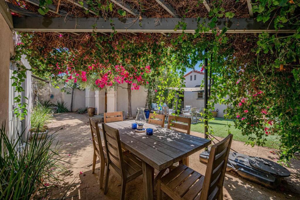 Secluded 4br Spanish Oasis In The Heart Of La Сasa de vacaciones *