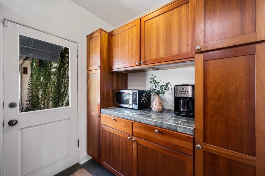 Сasa de vacaciones Secluded 4br Spanish Oasis In The Heart Of La Los Ángeles